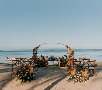 Intimate beach wedding 
