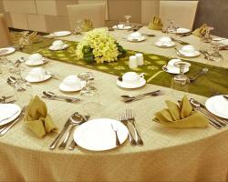 detail Gold and Green theme dinner 